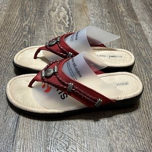 Minnetonka Silverthorne Handmade Red Thong Sandals Size 7